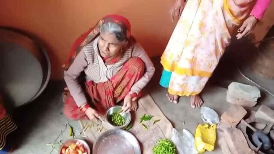  मिड डे मील के दूध में घोटाला 246 बच्चों के लिए 45 की जगह दिया जा रहा सिर्फ 5 किलो दूध रसोईया बोलीं- कैसे बांटू