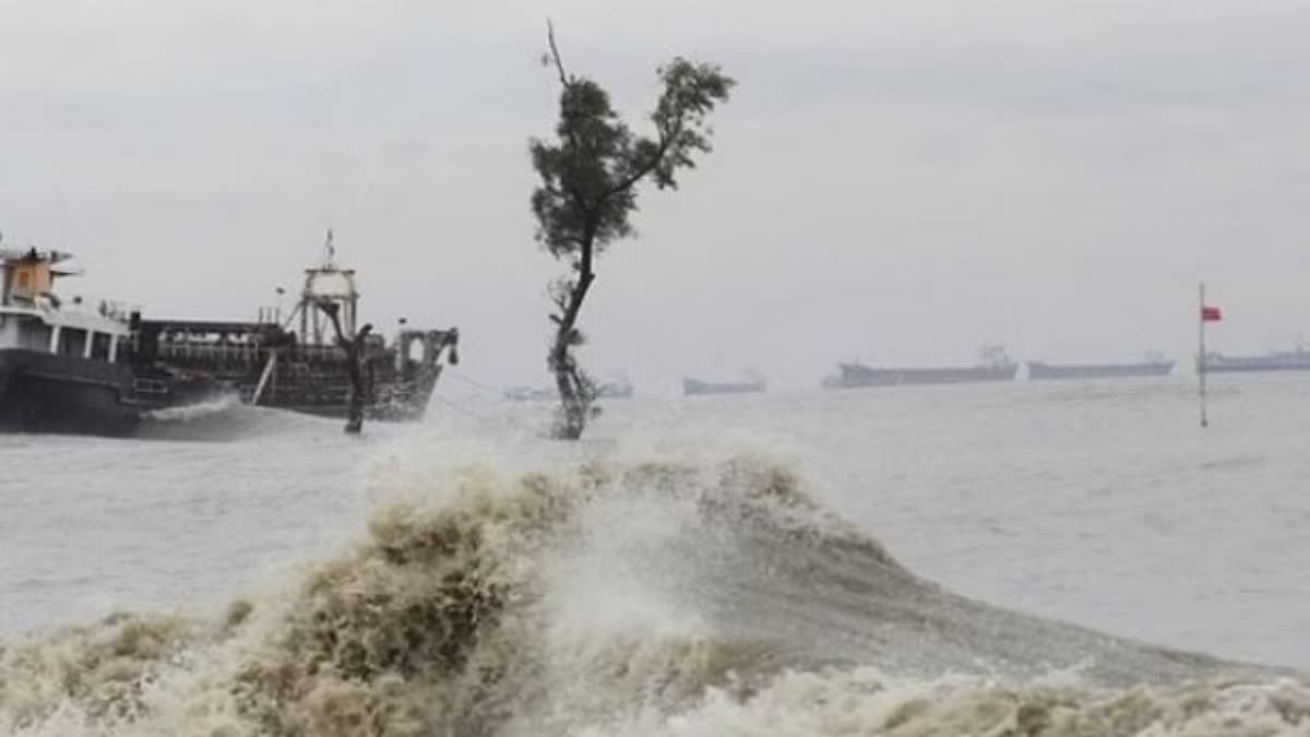 Cyclone Mocha: चक्रवात मोचा से मुसीबत में म्यांमार, सड़क से घर तक पानी-पानी, बाढ़ से आई तबाही