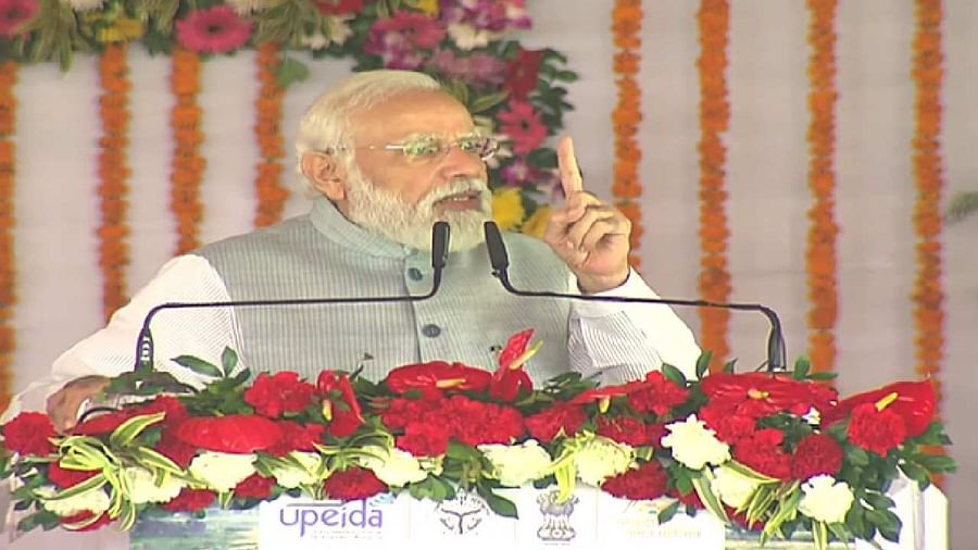 पूर्वी यूपी को माफियावाद और गरीबी के हवाले कर दिया था, बीजेपी सरकार लिख रही है विकास का नया अध्याय: PM मोदी