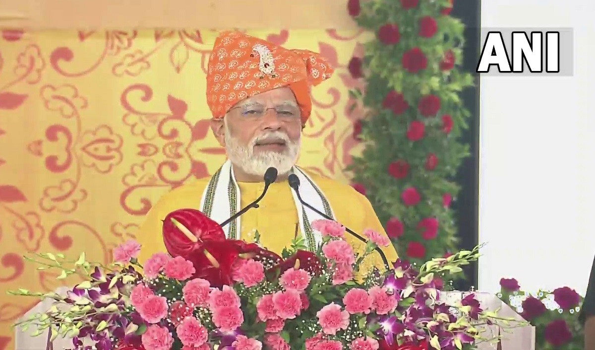 साबर डेयरी की कई परियोजनाओं का PM ने किया उद्घाटन बोले- गुजरात में रही है सहकारिता की समृद्ध परंपरा