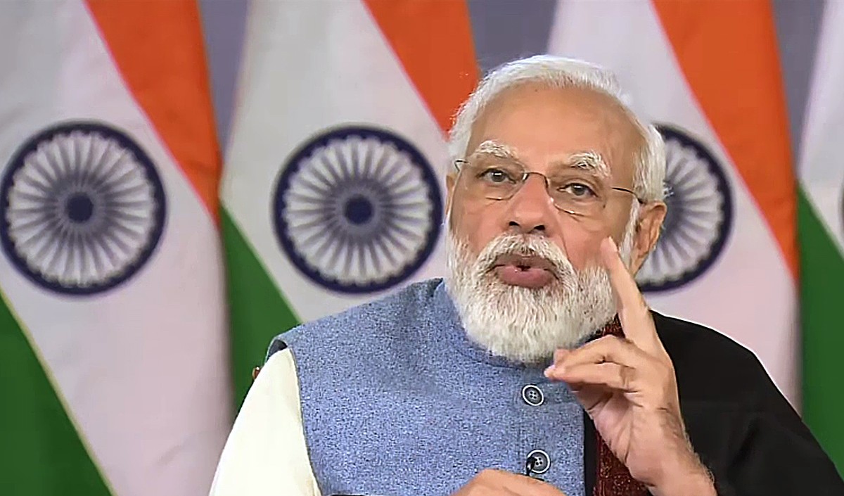 प्रधानमंत्री मोदी ने लोगों से कोविड नियमों का पालन करने और टीका लगवाने की अपील की