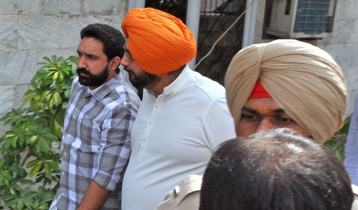 1988 रोड रेज मामले में नवजोत सिंह सिद्धू ने किया आत्मसमर्पण सुप्रीम कोर्ट ने सुनाई थी एक साल की सजा