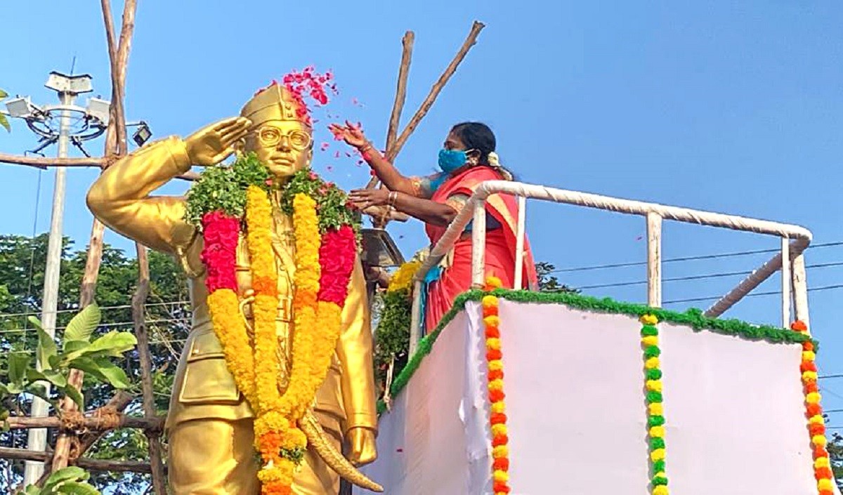 झारखंड के राज्यपाल मुख्यमंत्री ने नेताजी सुभाष चंद्र बोस को श्रद्धांजलि दी