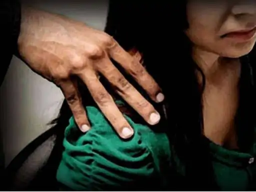 अश्लील फोटो बनाकर रिश्तेदारों को भेज रहा विरोध पर दी जान से मारने की धमकी