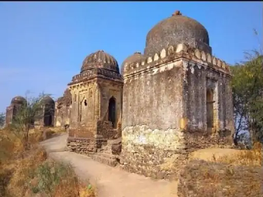 उद्योगपतियों को गोद दिए जाएंगे ऐतिहासिक स्मारक जो स्मारक संरक्षित नहीं