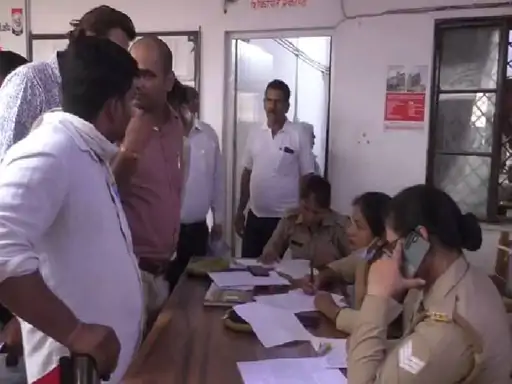 कुवैत भेजने के नाम पर 30 लाख ठगे