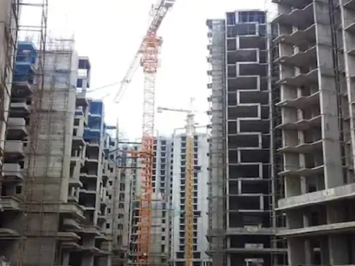 सुपर सिटी के 3 फ्लैट और वर्धमान बिल्डर के एक फ्लैट के लिए विज्ञापन जारी