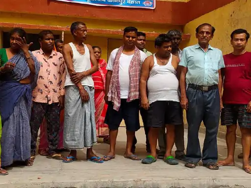 पाकिस्तान से आए हिंदुओं का होगा अब अपना घर मेरठ से कानपुर देहात लाए गए 63 परिवार