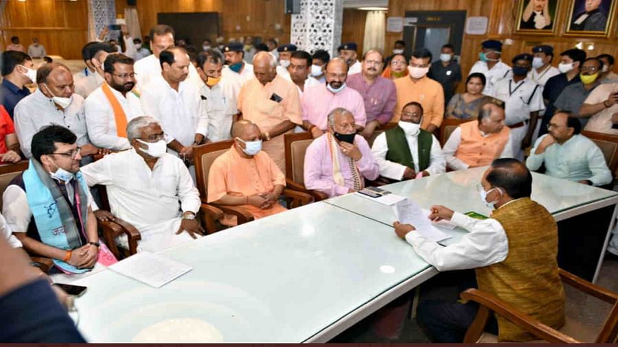 UP: विधानसभा के डिप्टी स्पीकर का चुनाव आज, BJP के समर्थन से SP के बागी MLA नितिन अग्रवाल की जीत तय