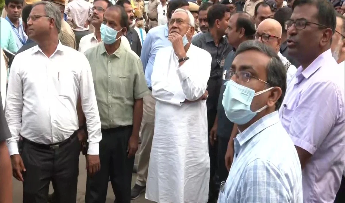 बिहार की राजधानी पटना में सरकारी कार्यालयों में आग लगी नीतीश मौके पर पहुंचे