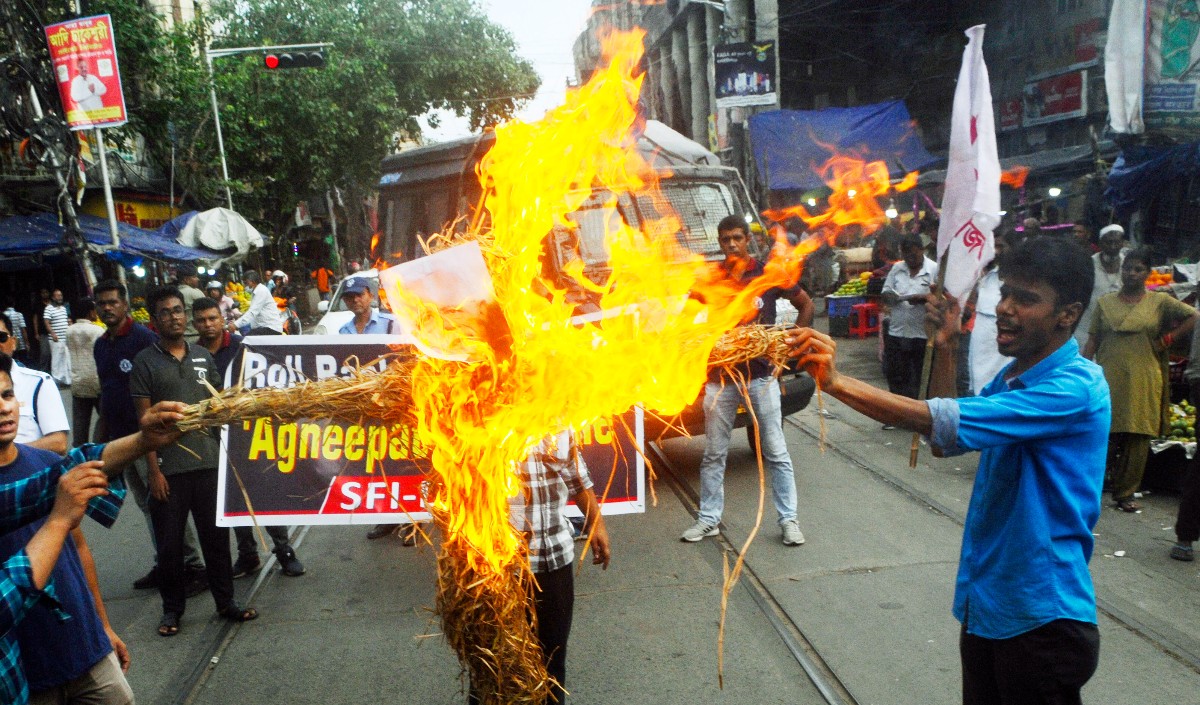 जे पी नड्डा के घर के बाहर आग लगाने के आरोप में NSUI के चार सदस्य गिरफ्तार
