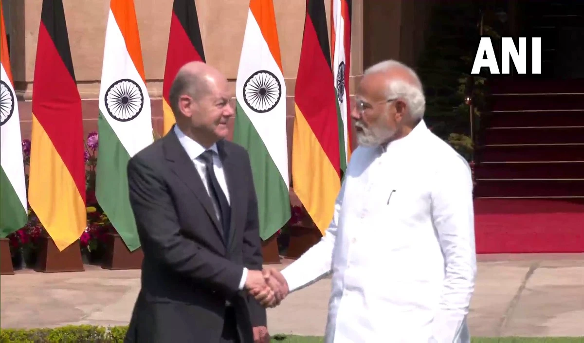 New Delhi: जर्मनी के चांसलर ओलाफ शोल्ज़ 2 दिन की यात्रा पर भारत पहुंचे, PM मोदी से की मुलाकात