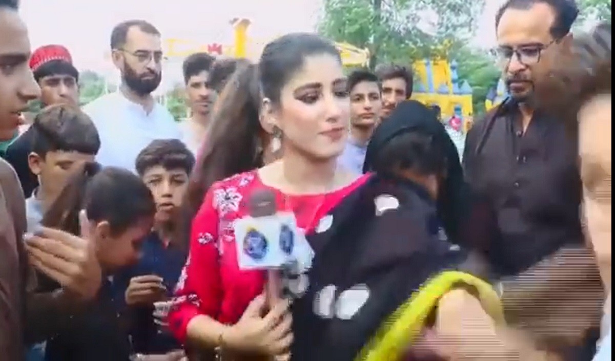 पाकिस्तानी महिला पत्रकार ने लाइव रिपोर्टिंग के दौरान लड़के पर जड़ दिया थप्पड़