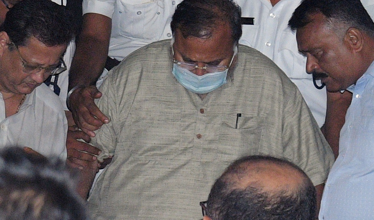 स्कूल भर्ती घोटाले में पार्थ चटर्जी और अर्पिता मुखर्जी को 14 दिन की न्यायिक हिरासत में भेजा गया