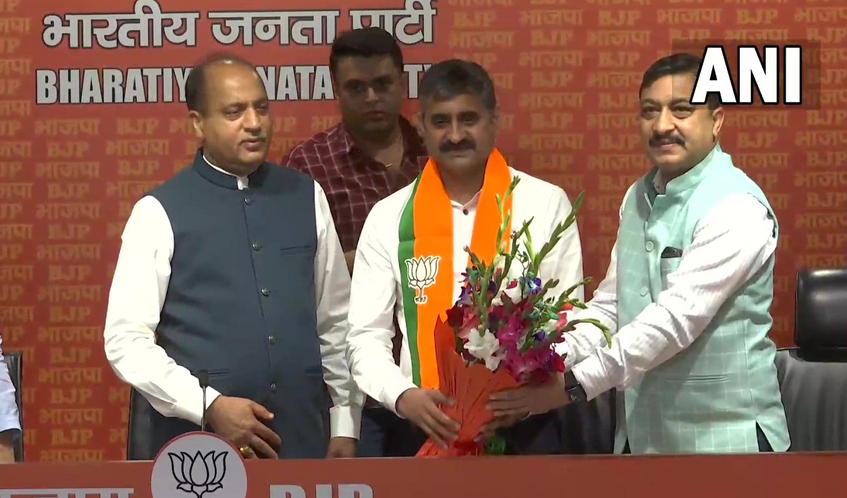 कांग्रेस को लगा बड़ा झटका विधायक पवन काजल और लखविंदर सिंह राणा भाजपा में हुए शामिल