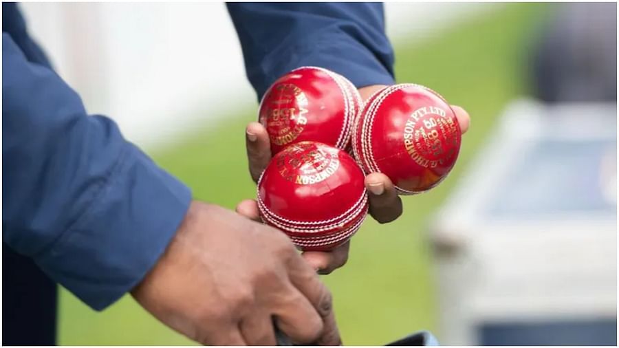 बांग्लादेश प्रीमियर लीग में इंग्लैंड के खिलाड़ी ने की बॉल टेम्परिंग पूरी टीम पर हुई बड़ी कार्रवाई