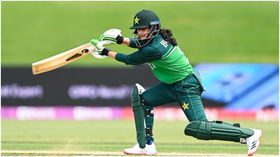 Women’s World Cup 2022:पाक कप्तान ने मां बनने के बाद दूसरे ही कमबैक मैच में ठोकी फिफ्टी बेटी को भी किया जश्न में शामिल