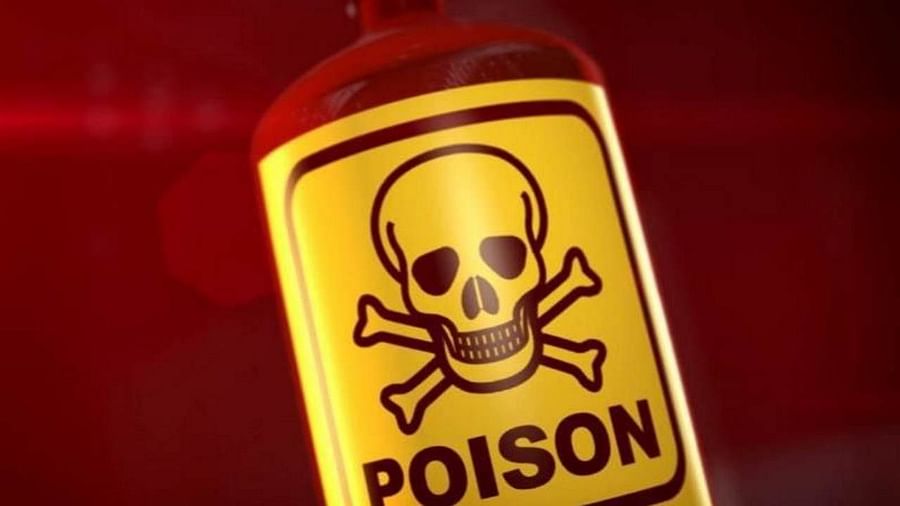 UP: उधार वापस मांगने पर हुआ विवाद, परेशान होकर शख्स ने खाया जहर, जानें क्या है पूरा मामला