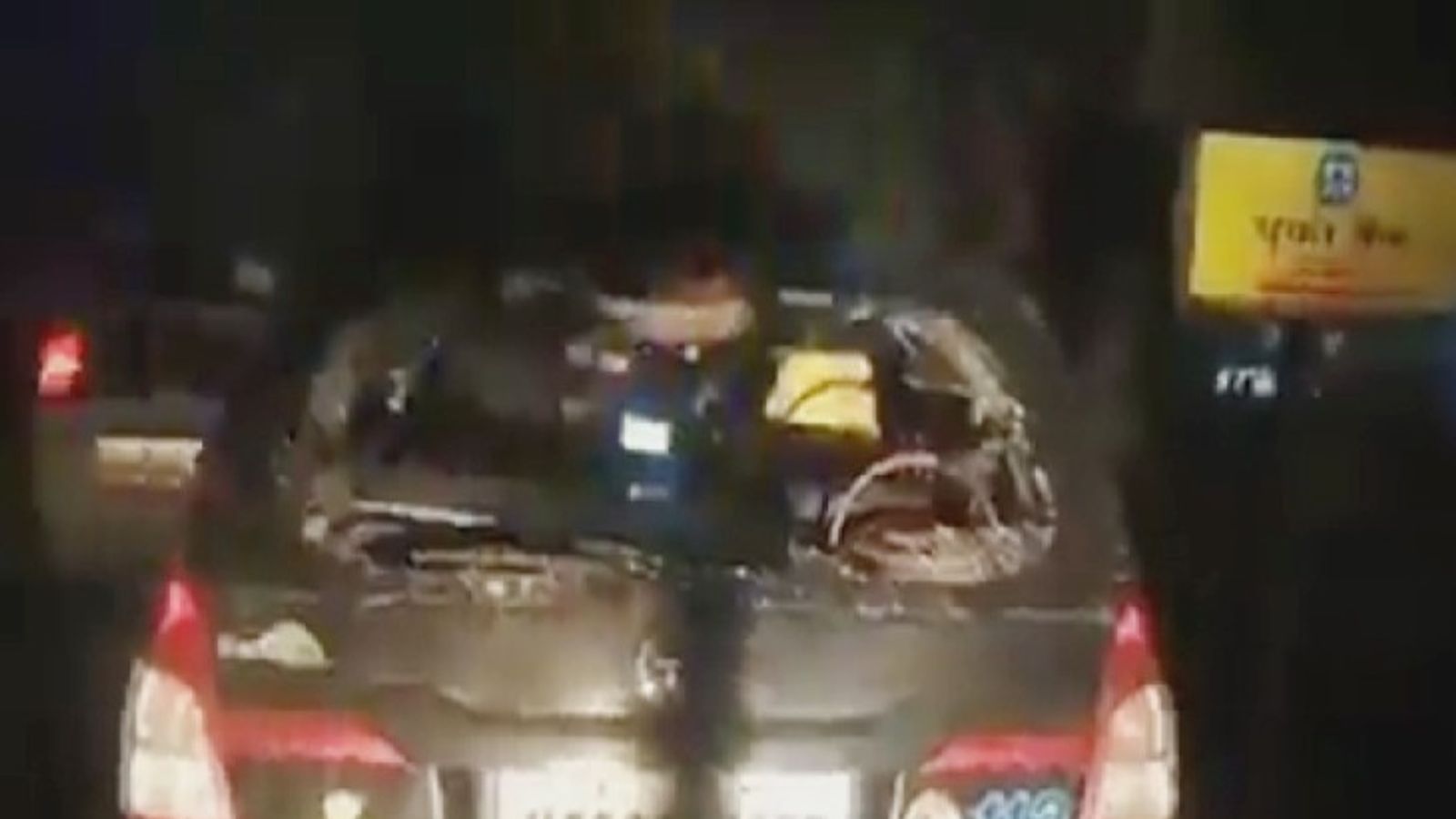 कानपुर पुलिस पर पथराव:PRV पर बाइक सवार ने तोड़ा शीशा, दो महीने में 6वां हमला