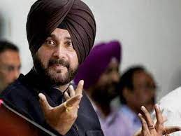 सिद्धू को मनाने के मूड में नहीं हाईकमान इस्तीफे के 2 दिन बाद भी बात नहीं CM चन्नी को भी मिलने से रोका