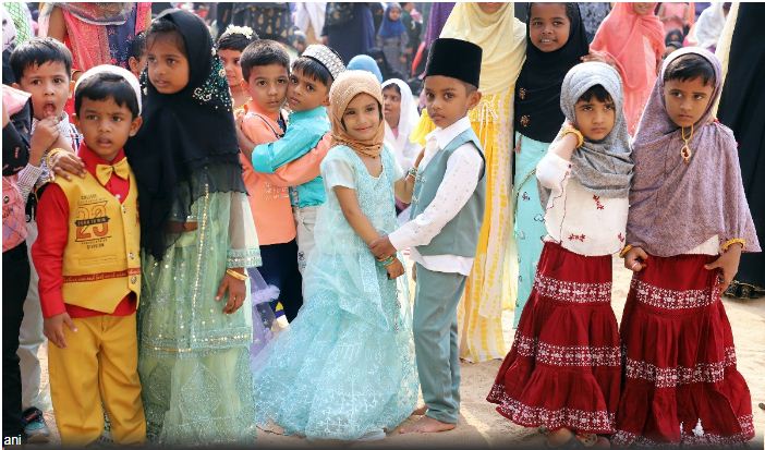 प्रयागराज में स्कूल के प्रिंसिपल का तुगलकी फरमान, ईद की पोशाक पहनने के लिए हिंदू बच्चों को किया मजबूर