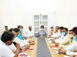 UP में प्रियंका गांधी वाड्रा का बड़ा प्लान जातीय समीकरण और असंतुष्ट