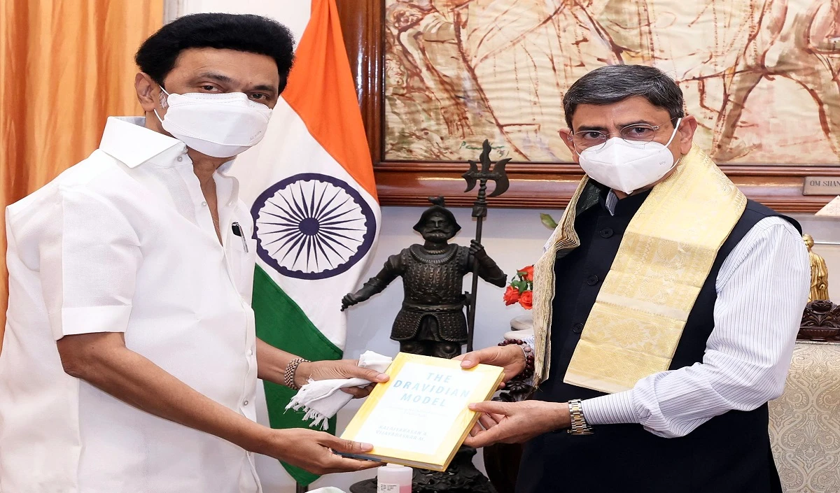 New Delhi: द्रमुक ने एन रवि की योग्यता पर उठाया सवाल, राष्ट्रपति मुर्मू से राज्यपाल को बर्खास्त करने का अनुरोध