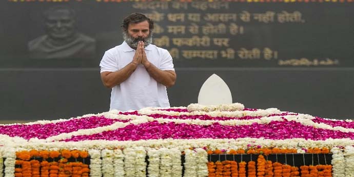 ​​​​​​​अटलजी की समाधि पर घमासान,पांधी करे अपमान,गांधी करे सम्मान,