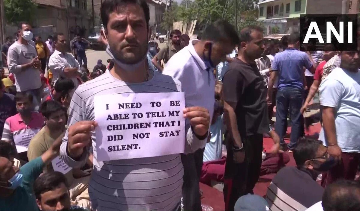 कांग्रेस ने कश्मीरी पंडित राहुल भट्ट की हत्या की निंदा की सरकार को निर्णायक कदम उठाने को कहा