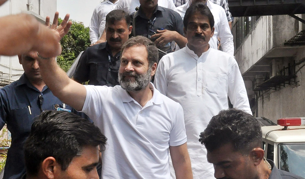 इंदिरा की तरह राहुल को प्रजेंट करने की तैयारी? क्या है सदस्यता छीनने वाली प्रक्रिया और इससे कांग्रेस को कैसे होगा फायदा