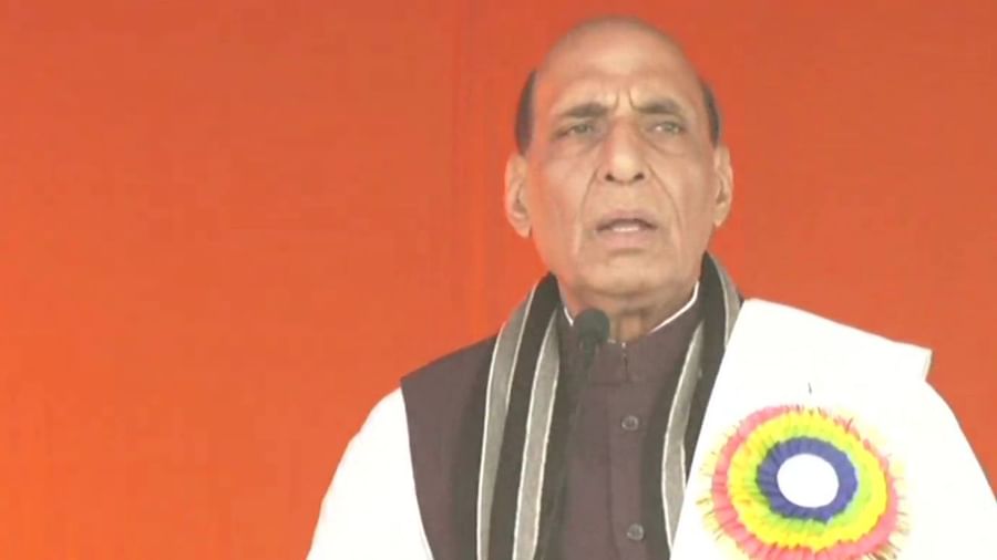 बलिया में राजनाथ सिंह बोले- यूपी में बुआ बबुआ नहीं सिर्फ बाबा की सरकार चलेगी ट्रिपल इंजन की सरकार से होगा यूपी का विकास