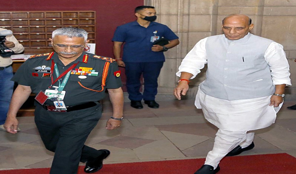 पीछे हटना और आक्रामकता में कमी लाना ही आगे बढ़ने का रास्ता: पूर्वी लद्दाख गतिरोध पर राजनाथ ने कहा