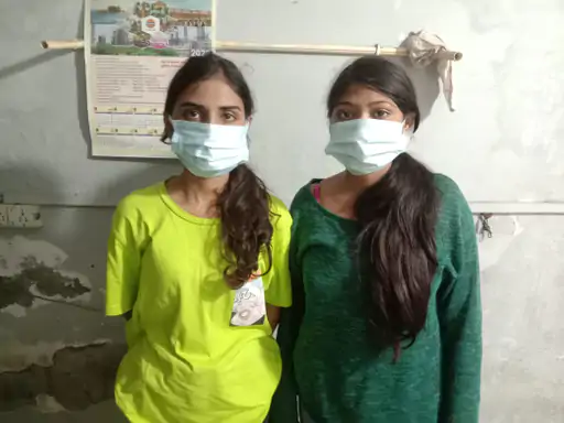 बुजुर्ग पर लगाया छेड़खानी का आरोप: मथुरा पुलिस की जांच में मुकदमा निकला झूठा, 2 युवतियों सहित 4 गिरफ्तार