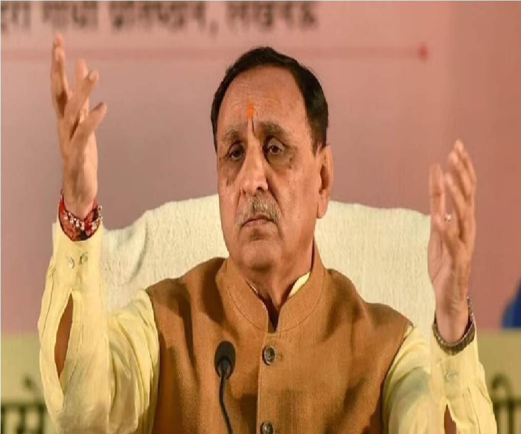 Air India plane crash: पूर्व CM विजय रूपाणी भी थे प्लेन में सवार, अहमदाबाद से लंदन के लिए भरी थी उड़ान