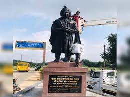 सम्राट मिहिर भोज की जाति पर विवाद मुरैना में एक वर्ग ने उन्हें क्षत्रिय तो दूसरे ने गुर्जर कहकर झगड़ा किया