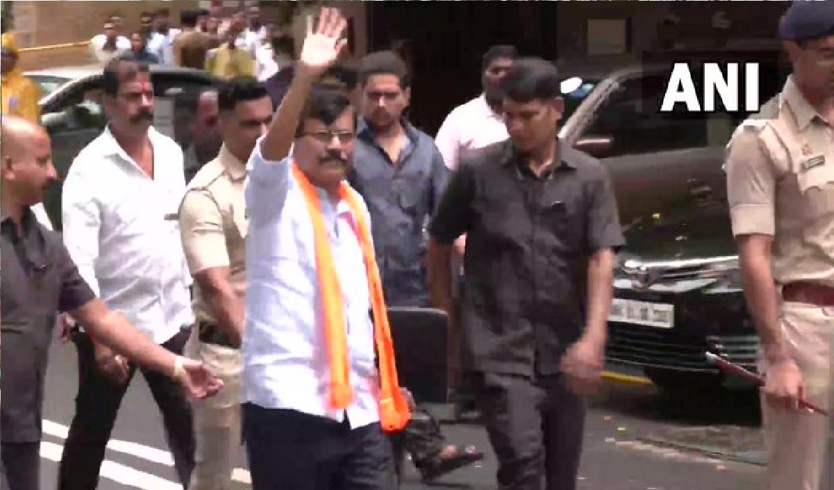 कुछ इस अंदाज में ED ऑफिस पहुंचे संजय राउत कहा- मैं निर्भय आदमी हूं एक तटस्थ एजेंसी में जा रहा