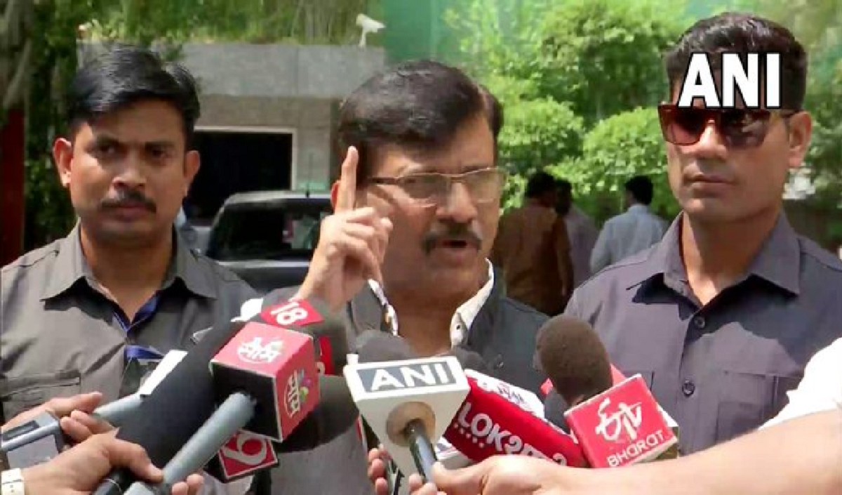 मातोश्री के बाहर हनुमान चालीसा के पाठ पर बोले संजय राउत राष्ट्रपति शासन लगाने की धमकी मत देना