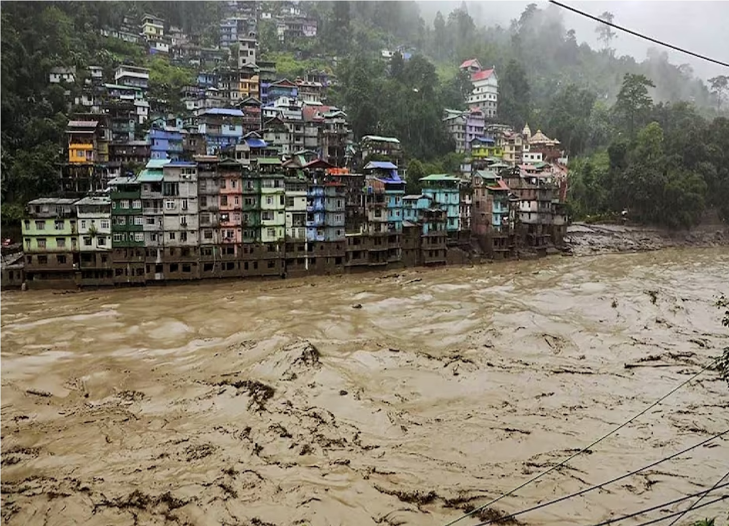 सिक्किम में बड़ा सड़क हादसा, सेना का ट्रक खाई में गिरा, 16 जवान हुए शहीद, राजनाथ सिंह ने जताया दुख