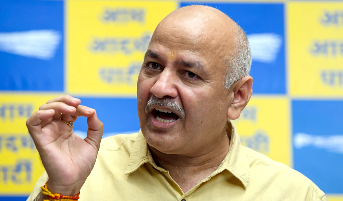 भाजपा नीत केंद्र सरकार सीरियल किलर की तरह बर्ताव कर रही है : सिसोदिया