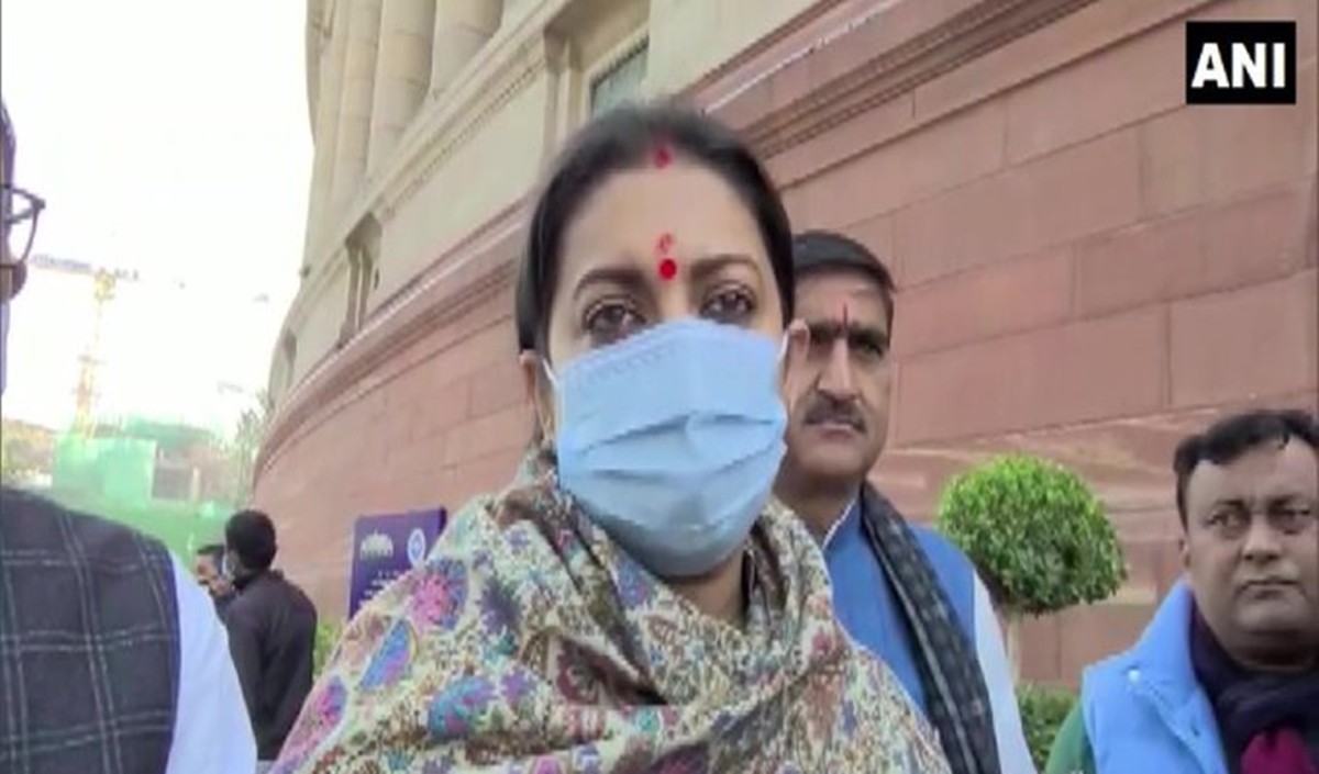 चुनाव से पहले गायब रही कांग्रेस अब भी गायब है उत्तर प्रदेश में उसने हार मान ली : ईरानी