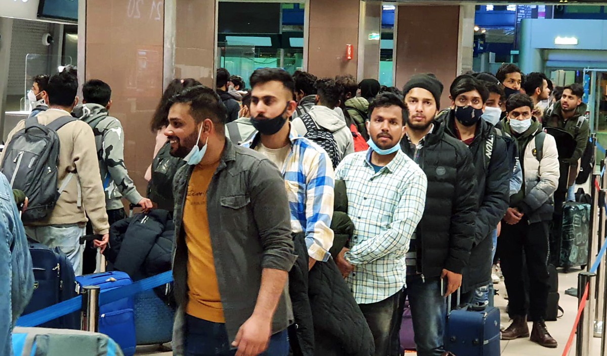  बुखारेस्ट से 218 भारतीयों को लेकर नयी दिल्ली पहुंचा विशेष विमान