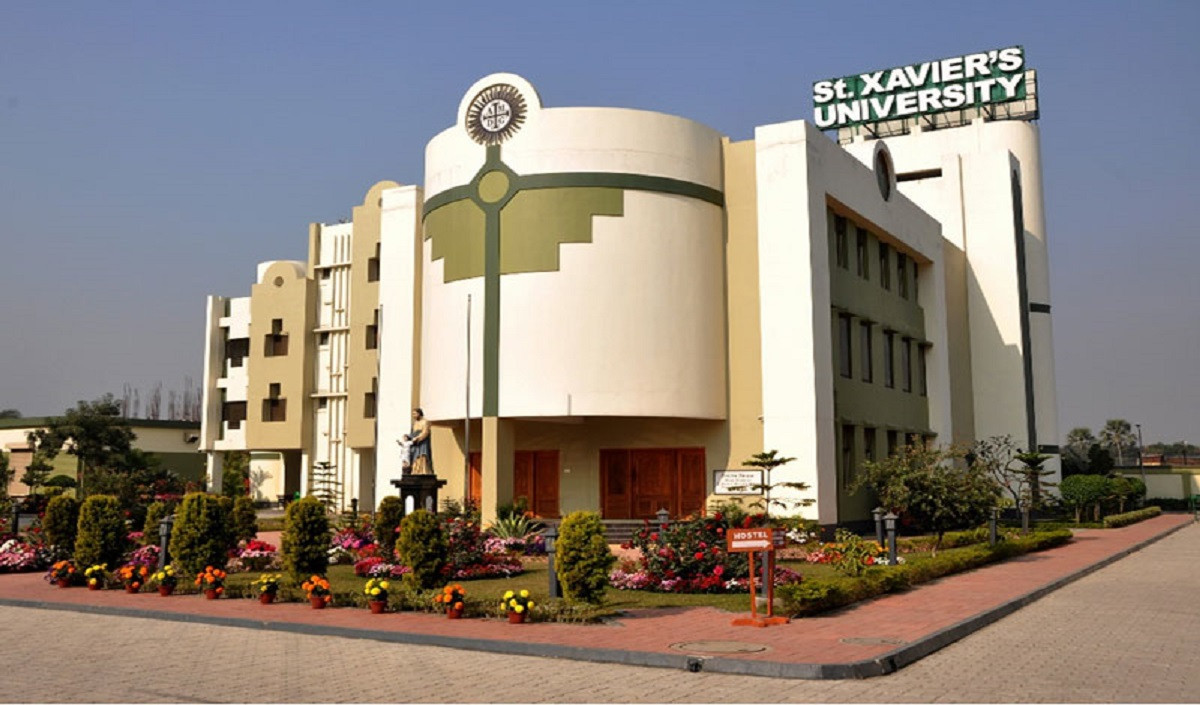 कॉलेज प्रोफेसर ने INSTA पर बिकिनी वाली फोटो की पोस्ट गंवानी पड़ी नौकरी