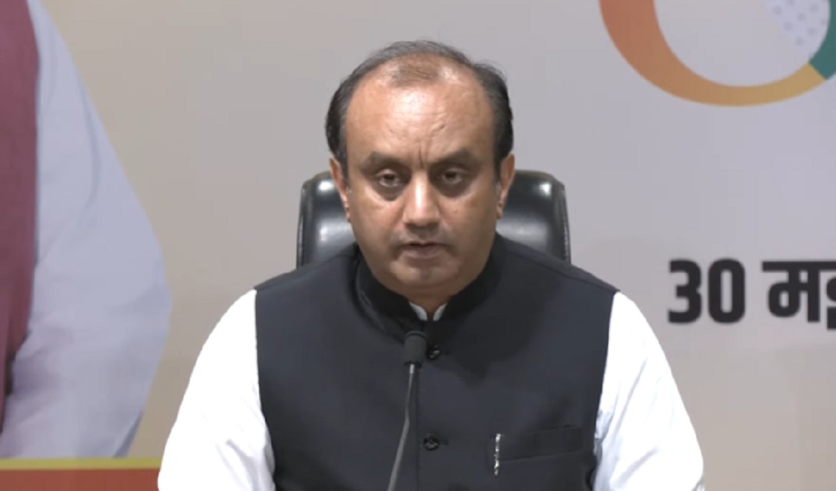 भाजपा ने कहा- आबकारी नीति पर साफ शब्दों में जवाब दें केजरीवाल