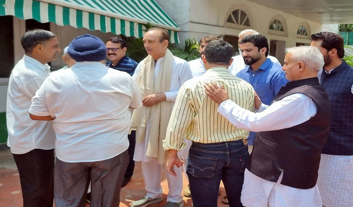 ताज मोहिउद्दीन ने कांग्रेस छोड़ी गुलाम नबी आजाद के खेमे में शामिल