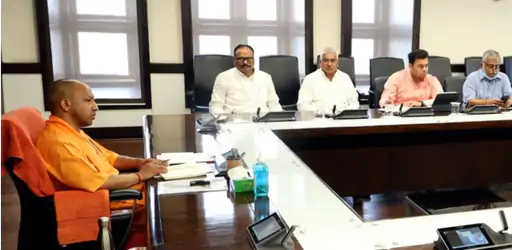 योगी राज में हफ्ते में 48 घंटा काम करेंगे सरकारी कर्मचारी माया-अखिलेश 42 घंटा ही कराते थे