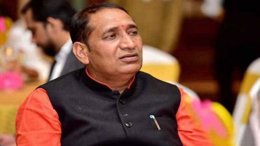  दादरी डोर टू डोर कैंपेन मामला BJP प्रत्याशी तेजपाल नागर के खिलाफ FIR दर्ज कोविड-19 प्रोटोकॉल के उल्लंघन का आरोप