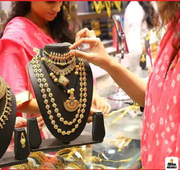 आगरा के थाना जगदीशपुरा का मामला पुलिस ने चोरों से बरामद किया था डेढ़ लाख का हार