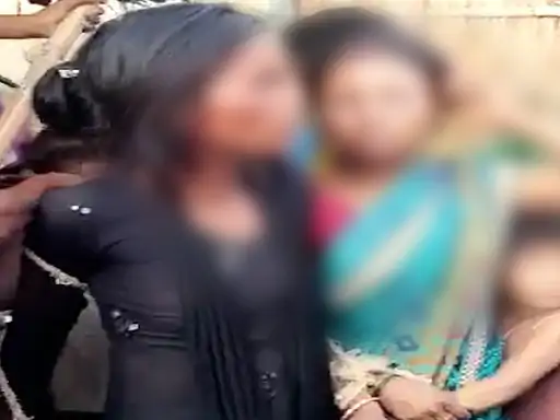 मोतिहारी में महिला और 2 लड़कियों को बांधकर पीटा