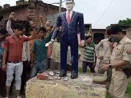 अमरोहा में बाबा साहब आंबेडकर की प्रतिमा तोड़ी