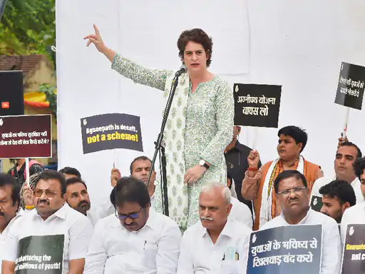 अग्निपथ पर विपक्ष का आज भारत बंद RPF-GRP अलर्ट  आनंद महिंद्रा अपने ग्रुप में अग्निवीरों को मौका देंगे